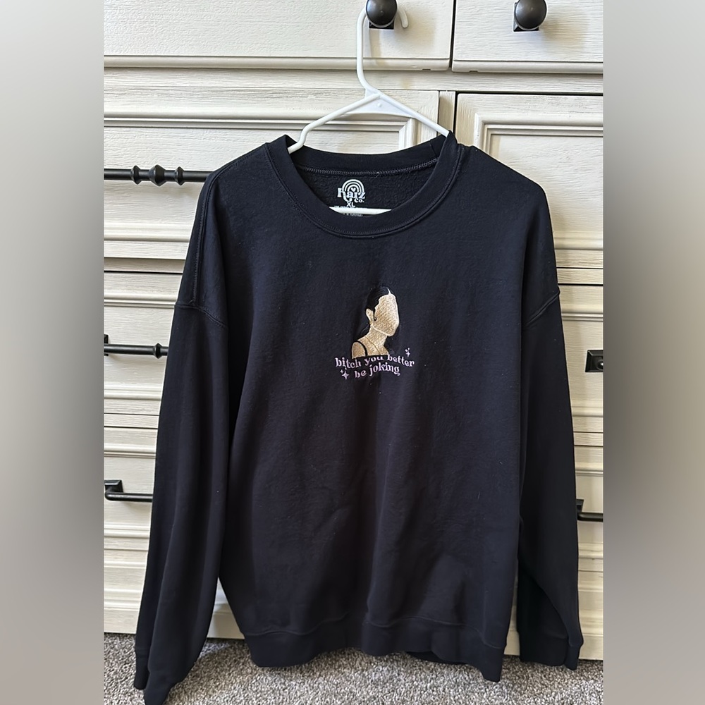 Sweatshirt